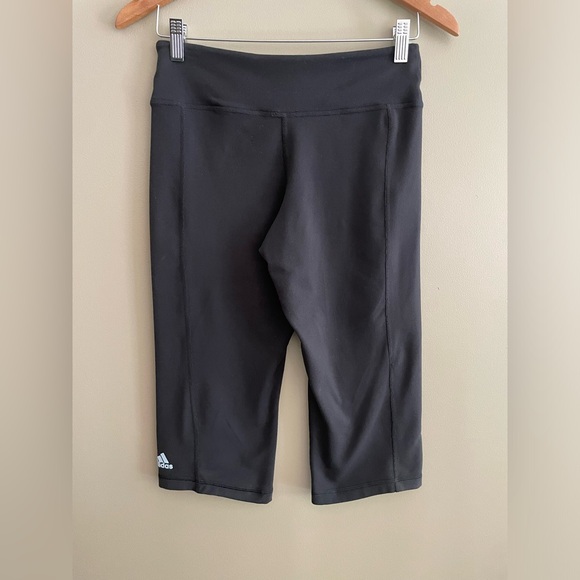 Adidas: Black and Blue Activewear Capris Leggings - Picture 6 of 12